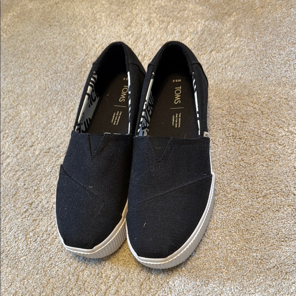Women’s Platform Toms